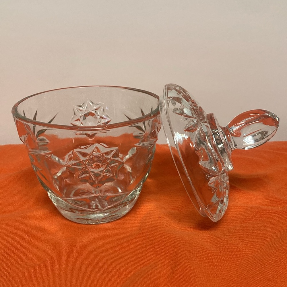 Vintage 1960s Anchor Hocking Star of David Glass Creamer and Sugar Bowl with Lid - Picture 2 of 10